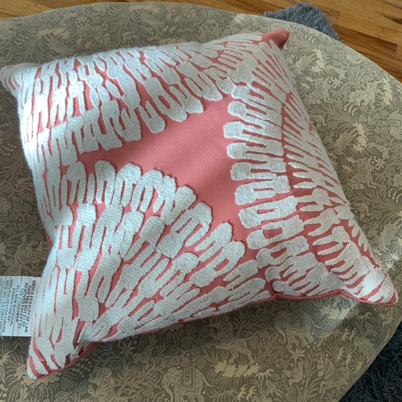 Pink pillow - Picture 1 of 4